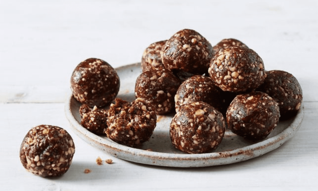 How to Make Nut and Date Energy Balls for a Quick and Healthy Snack